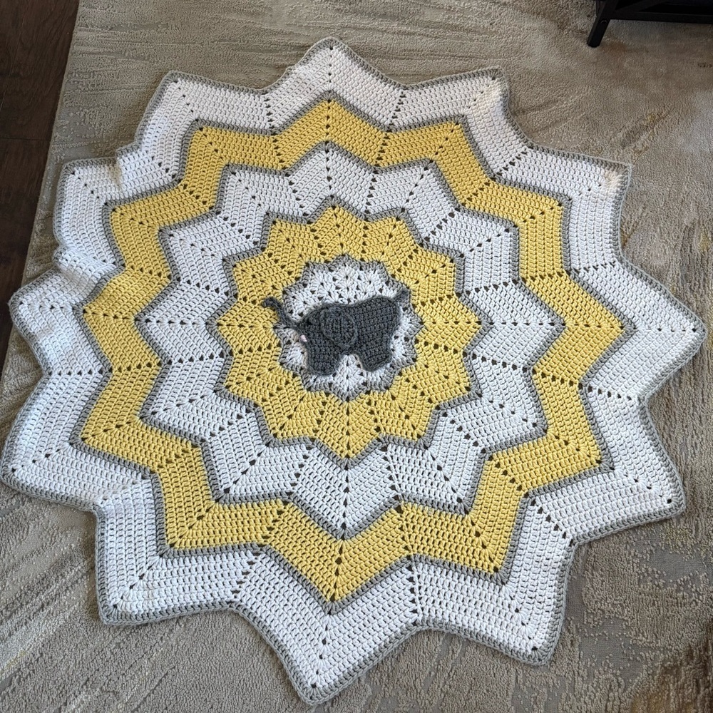 Yellow  Gray white Starburst elephant star shape Crochet baby Blankets hand knit